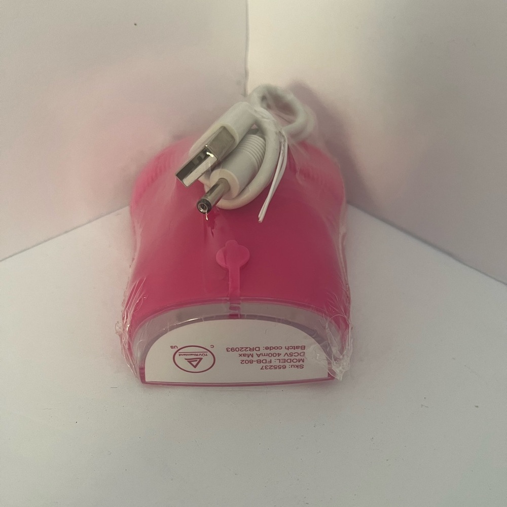 Beyond Belief FDB-802 Handheld Silicone Vibrating Electric Deep Cleansing Brush